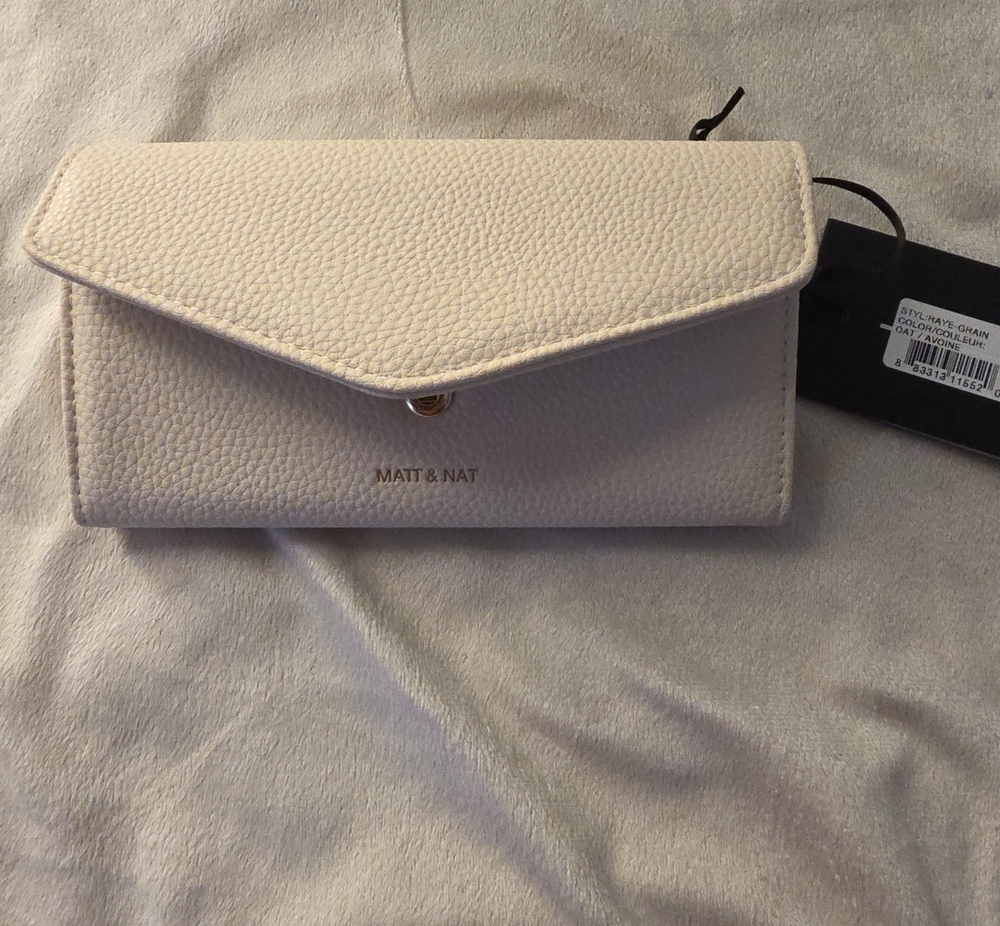 Matt & Nat Pebbled Cream Envelope Wallet